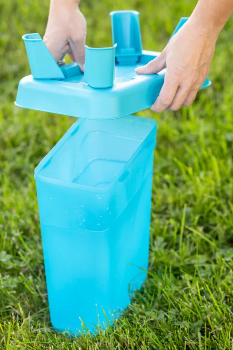 Abreuvoir sur pieds pour volailles bleu 3,5L KERBL