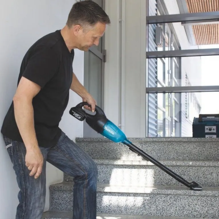 Aspirateur 18 V Li-Ion MAKITA