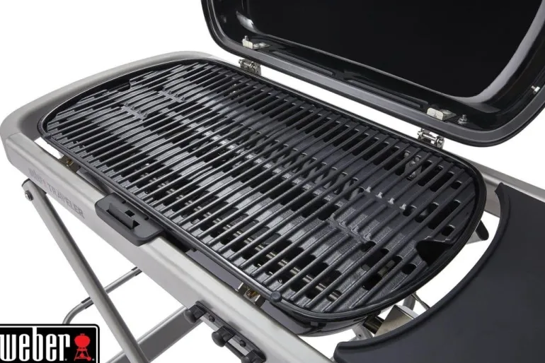 Barbecue gaz Traveler noir WEBER