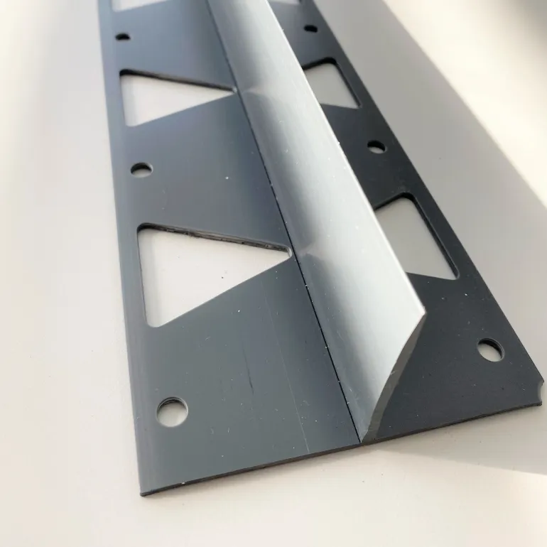 Bordure Tcourb' PVC gris clair 70mm 2m