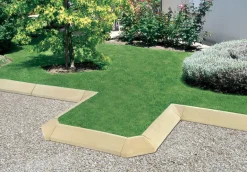 Bordure trottoir angle intérieur ton pierre