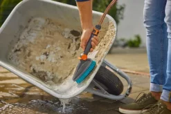 Brosse de lavage à main M dure réglable Cleansystem GARDENA