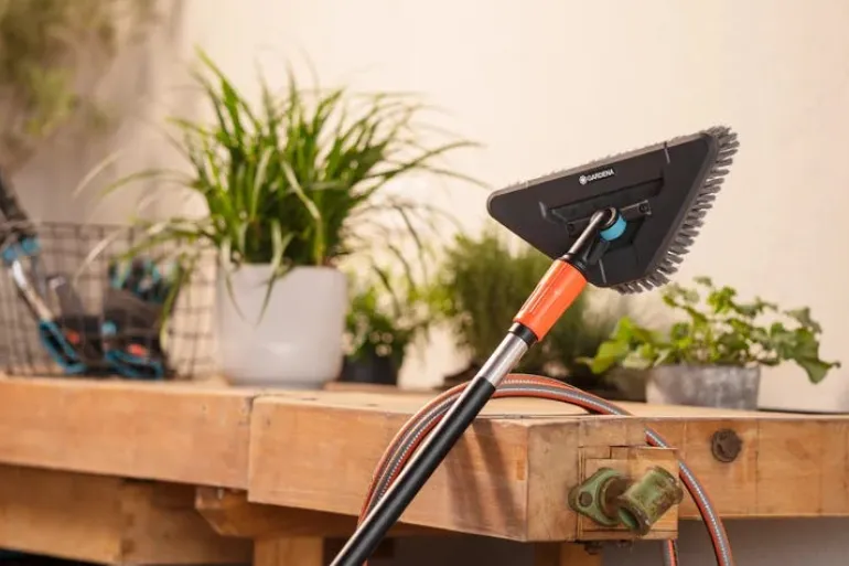 Brosse à manche souple flex Cleansystem surfaces délicates