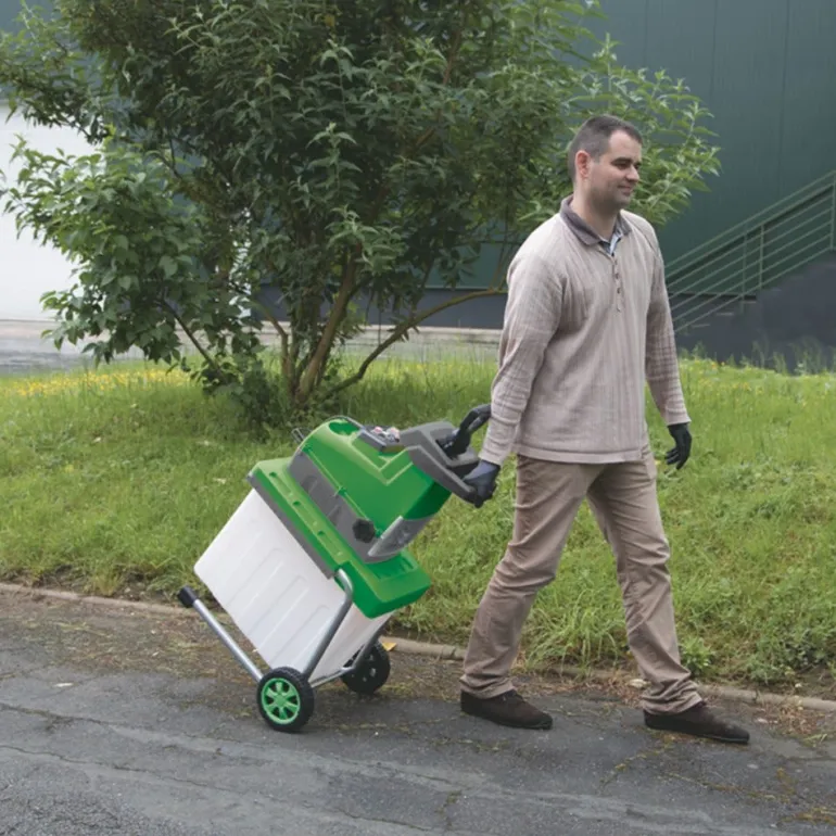 Broyeur de végétaux électrique Ø44mm max 2800W 60L