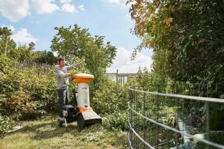 Broyeur de végétaux thermique 190cm³ GH460 STIHL