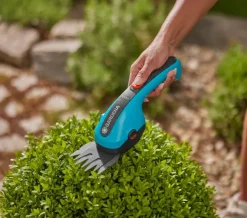 Cisaille à gazon ClassicCut Li 8cm GARDENA