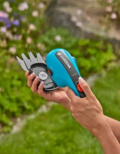 Cisaille à gazon ClassicCut Li 8cm GARDENA