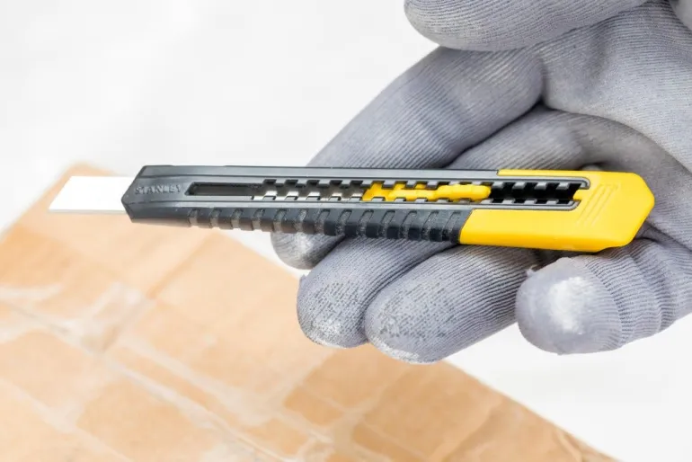Couteau à lame rétractable 9.5 mm STANLEY