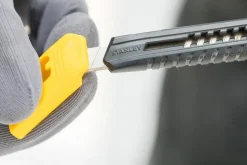Couteau à lame rétractable 9.5 mm STANLEY