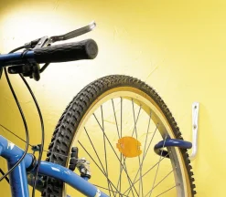 Crochet vélo gainé fixation par la roue