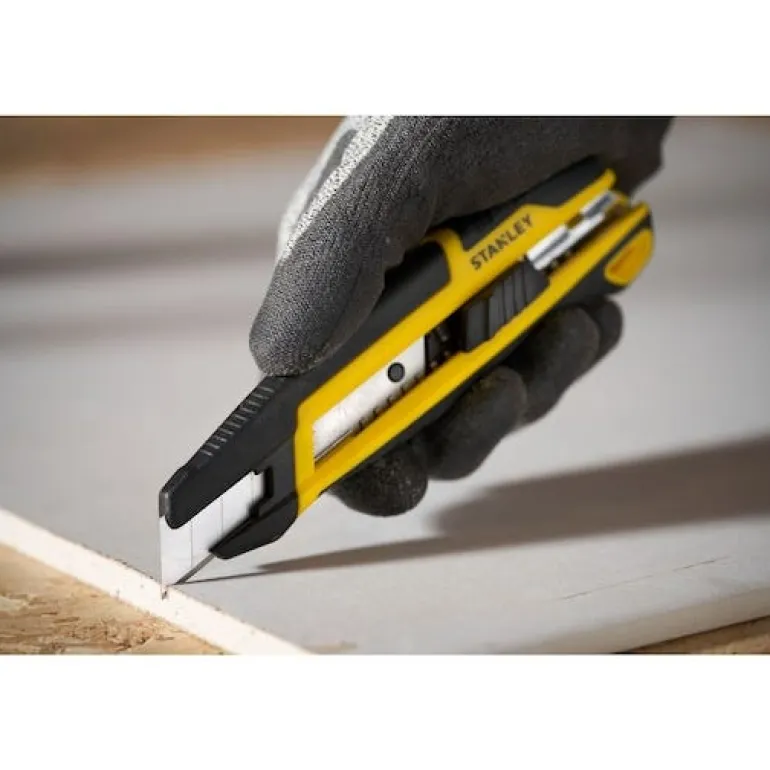 Cutter 18 mm Quick Snap bi-matière molette crantée STANLEY