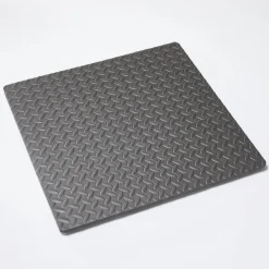 Dalle carrée en mousse noir 62x62 cm