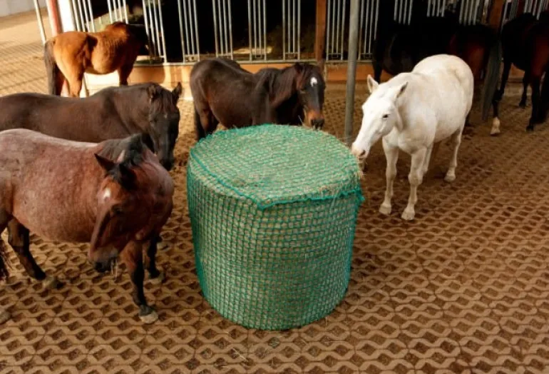 Filet à foin pour balles rondes KERBL