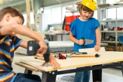 Grand set de bricolage Bosch avec visseuse et casque
