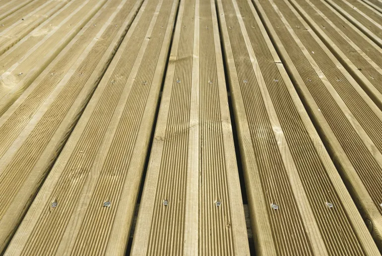 Lame de terrasse en pin 19x96x2400 mm