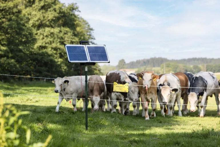 Électrificateur solaire connecté Sun Power S 2400 smart AKO