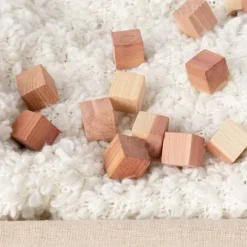 Lot de 16 cubes antimites en cède naturel Oregon