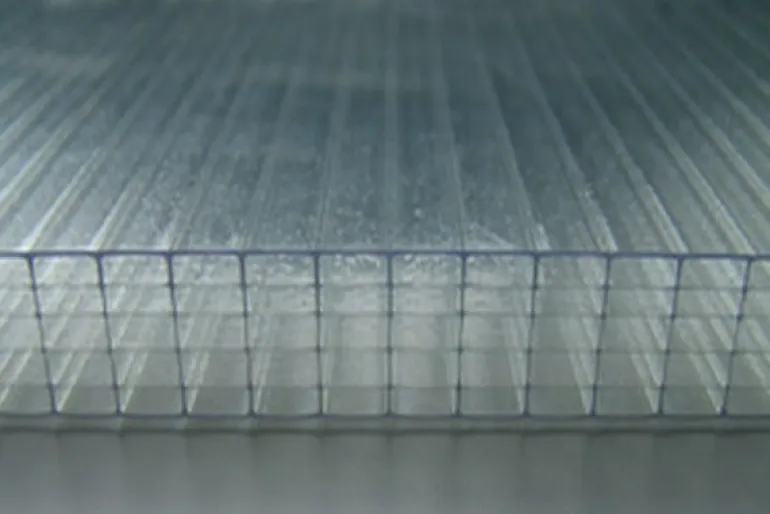 Plaque polycarbonate alvéolaire Carbotherm 2x0,98x0,016m