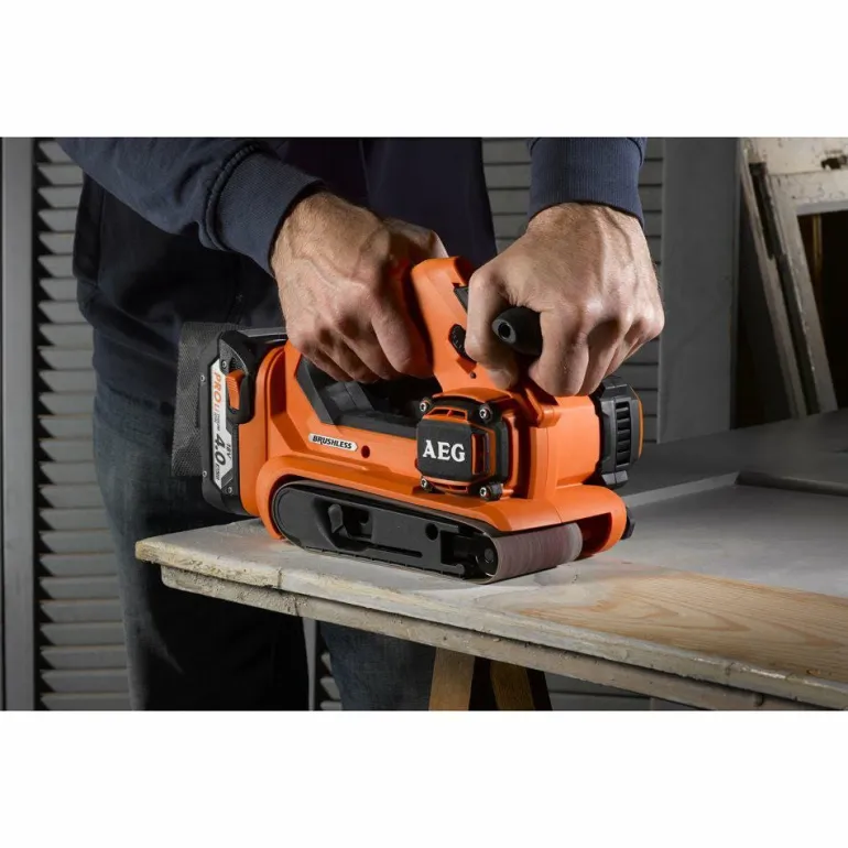 Ponceuse à bande brushless 18V AEG