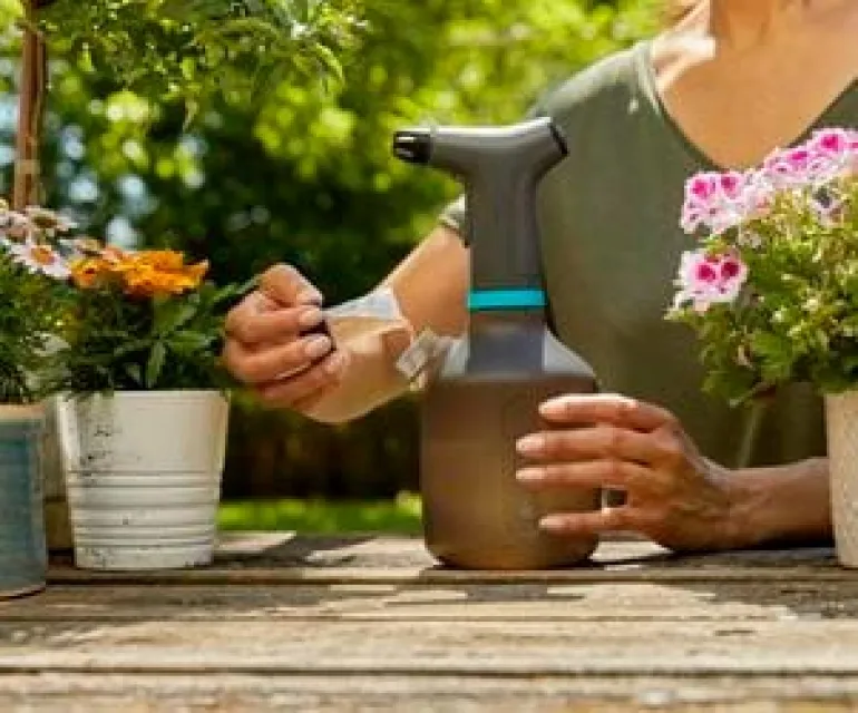 Pulvérisateur sur batterie à gâchette EasyPump 1L GARDENA