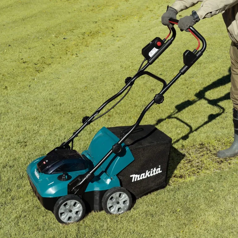 Scarificateur XGT 40V 4Ah 380mm + batterie + chargeur MAKITA