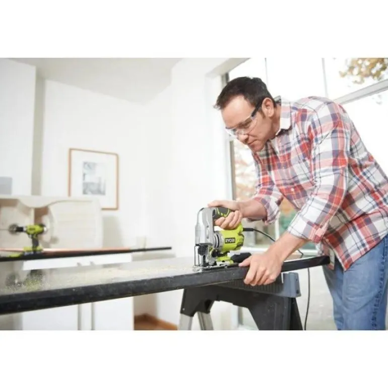 Scie sauteuse pendulaire 680W RYOBI