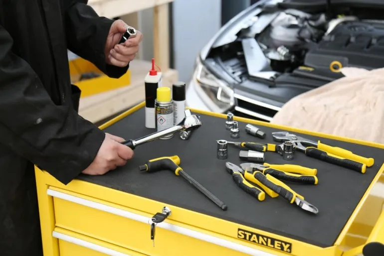 Servante d'atelier métal 4 tiroirs STANLEY