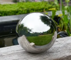 Sphère décorative acier inoxydable poli GazeBall Ø20cm