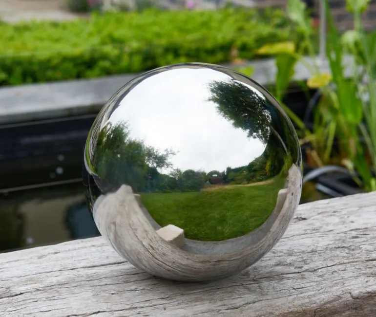 Sphère décorative acier inoxydable poli GazeBall Ø20cm