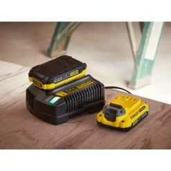 Starter kit chargeur V20 2A + 2 batteries 18V 2Ah STANLEY
