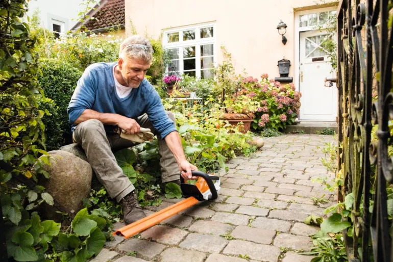 Taille-haie à batterie HSA 45 batterie 18V intégrée STIHL