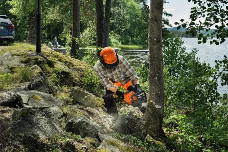 Tronçonneuse à batterie 242i (produit seul) HUSQVARNA