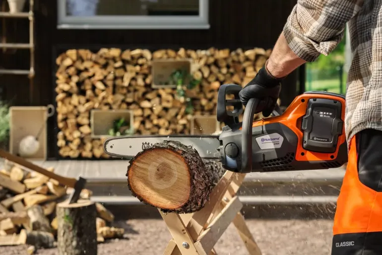 Tronçonneuse à batterie 242i (produit seul) HUSQVARNA